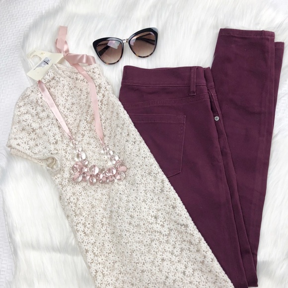 LOFT Tops - NWOT Ann Taylor LOFT flower detailed blouse